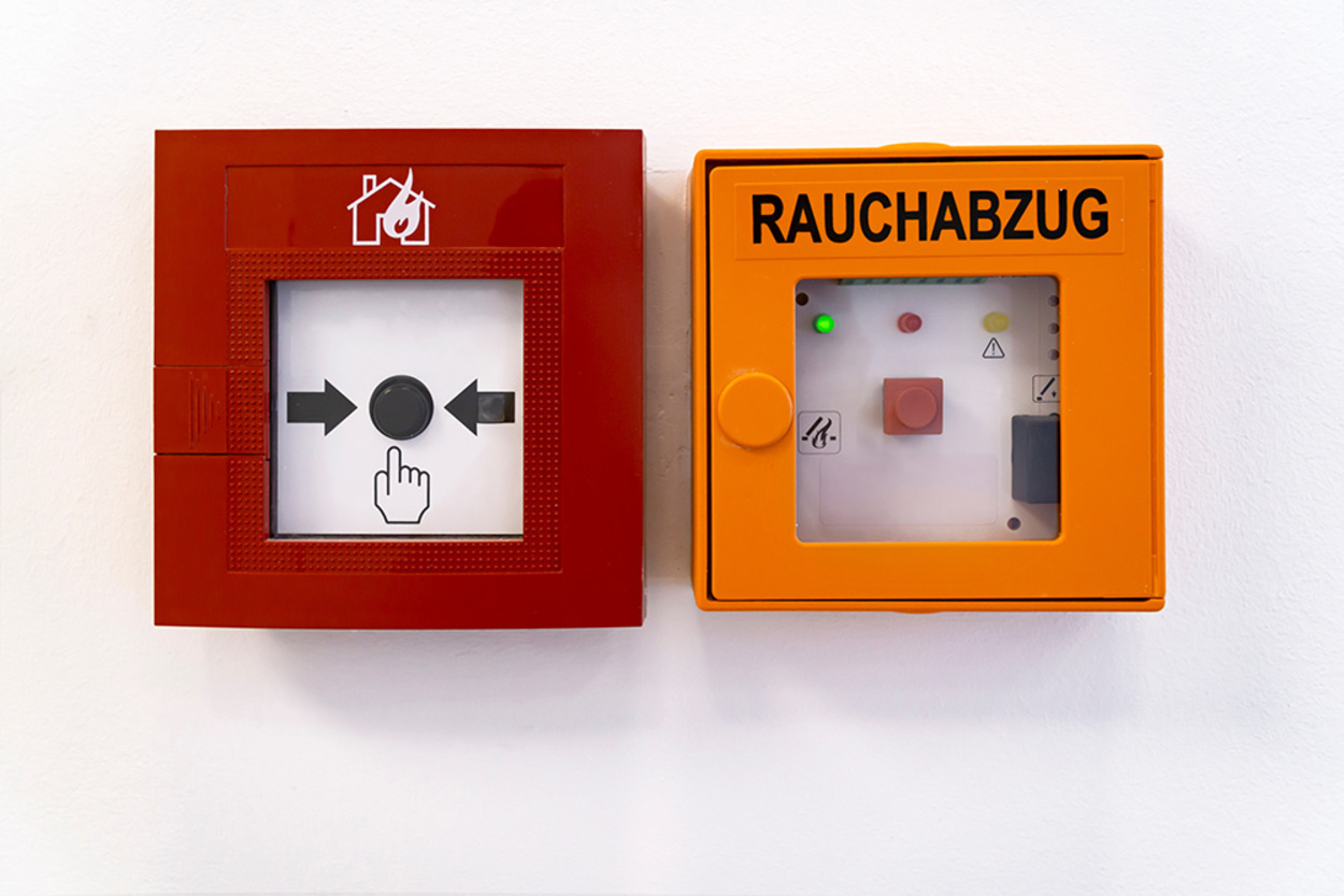 Rauchwärme&shy;abzug bei Elektrotechnik Schell GmbH & Co. KG in Wörnitz